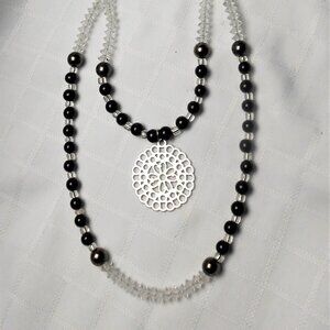 No1159 Handmade long and short row necklace with silver pendant and earrings